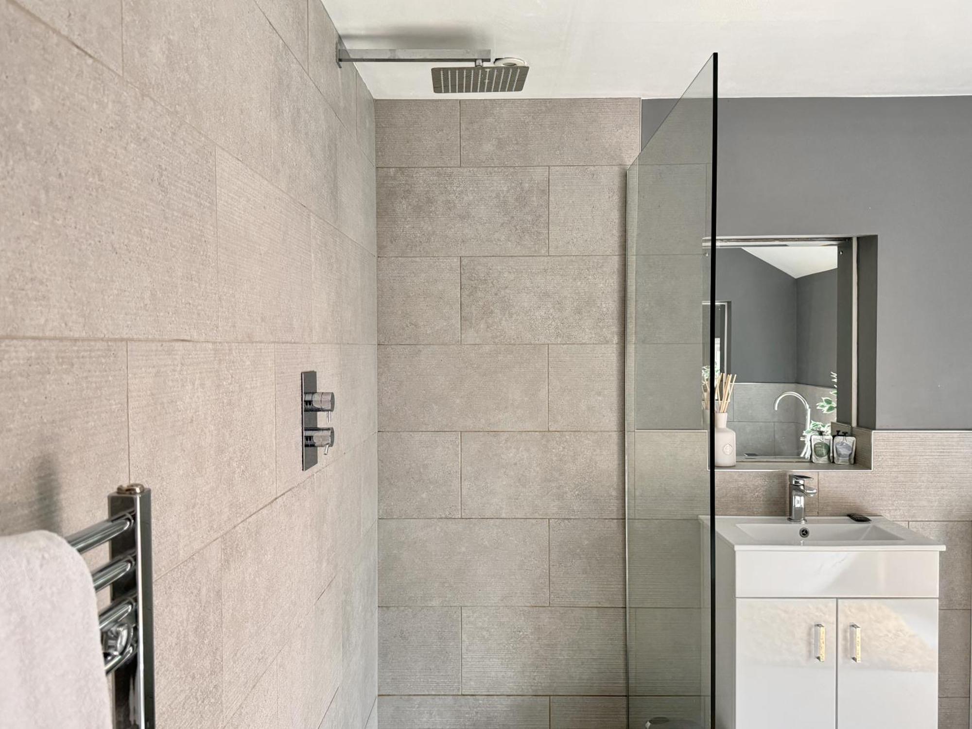 Apartment Victoria With Free Parking Скарборо Экстерьер фото
